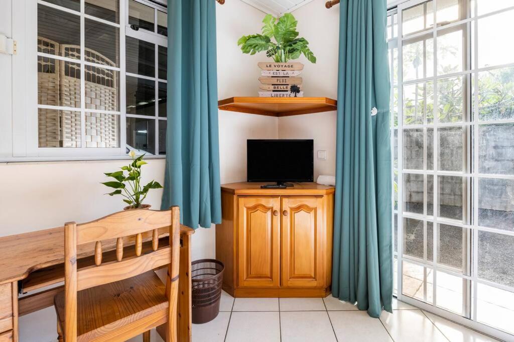 Chaine Lodge Maison Entiere Free Parking & Wifi 3Min De L'Aeroport Faaa Ngoại thất bức ảnh